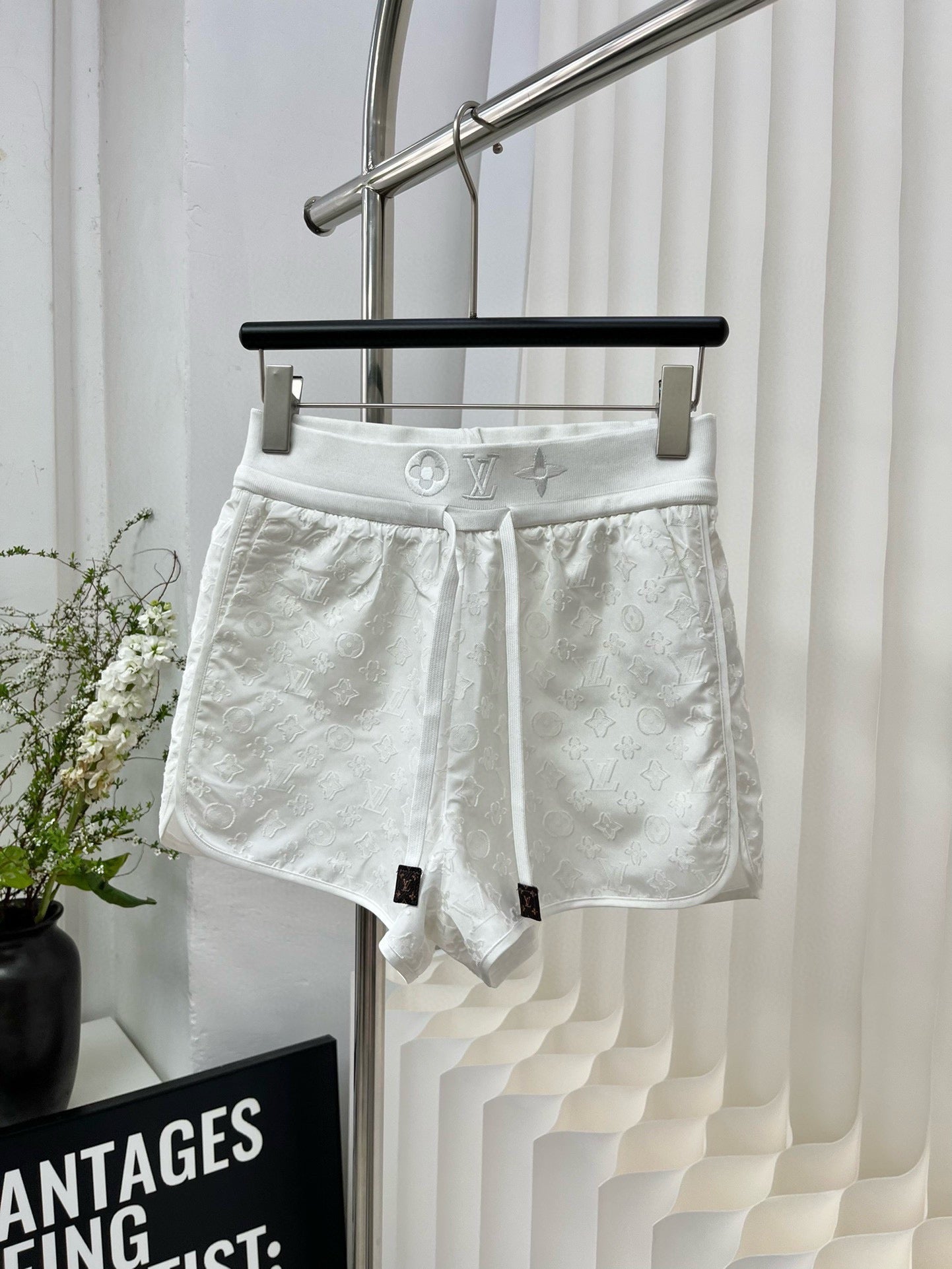 Nuevos pantalones cortos bordados personalizados de verano
