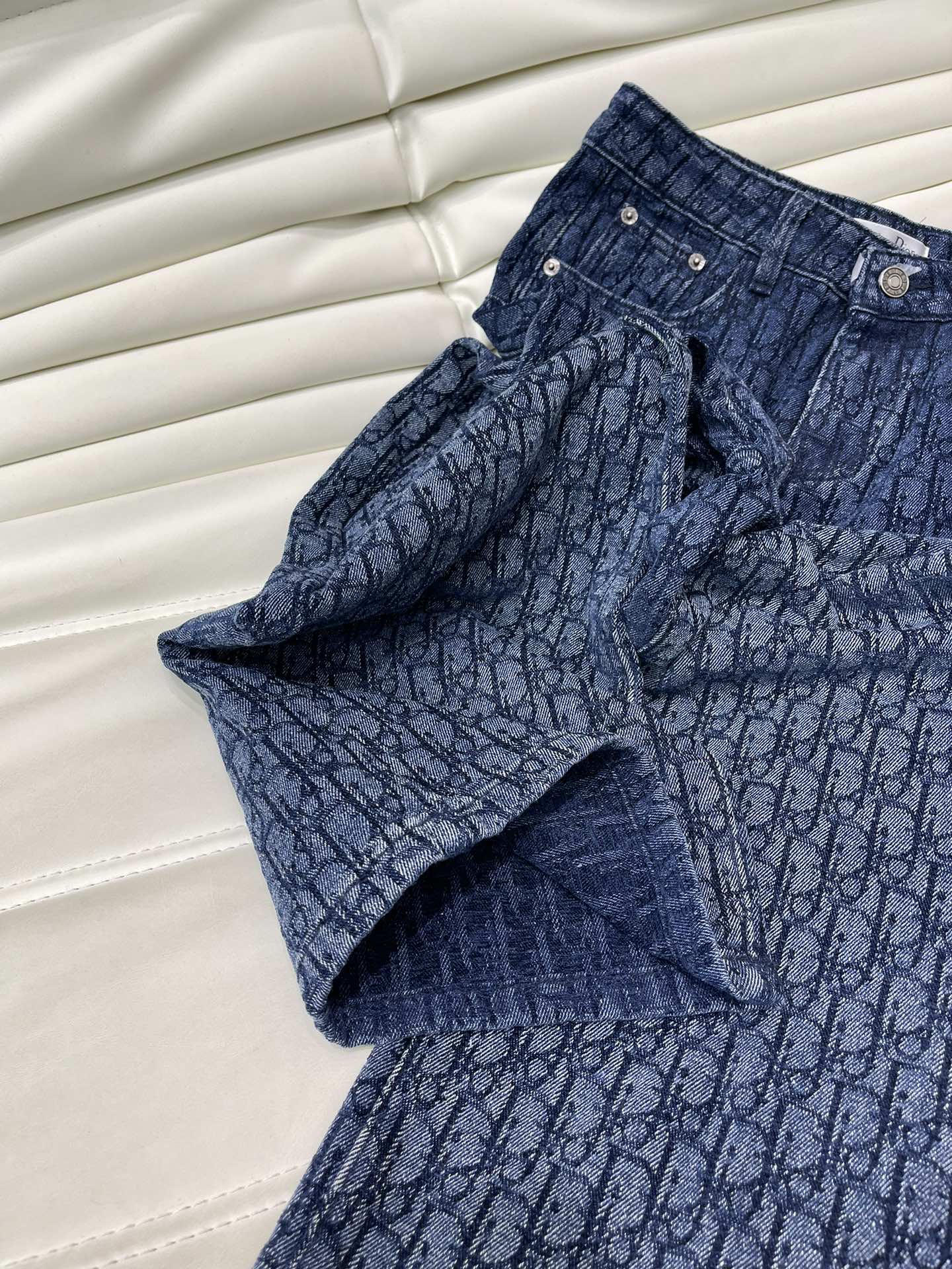 Pantalón recto con estampado completo de jacquard de terciopelo fino