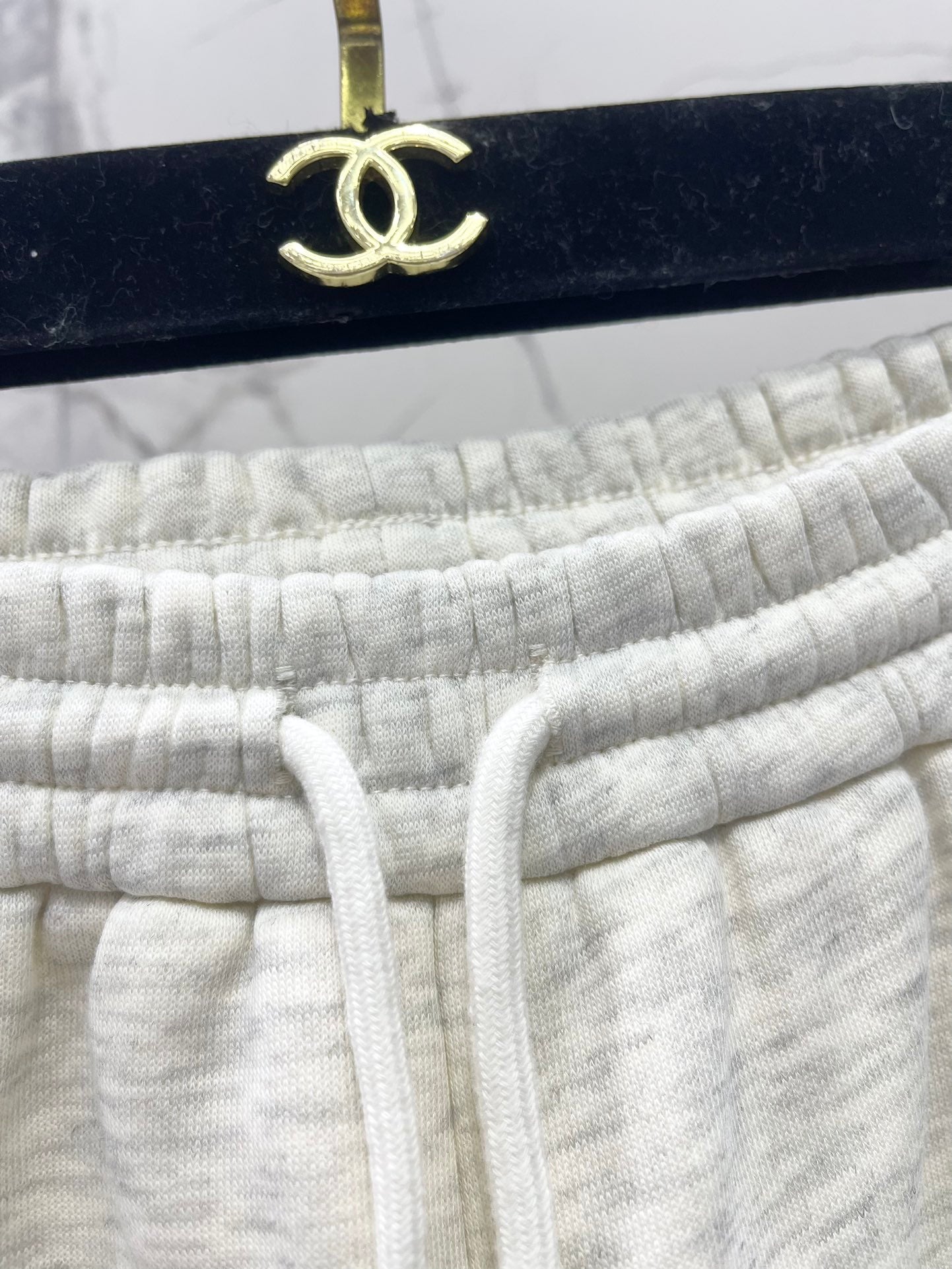 Pantalones deportivos de felpa con cintura ajustada y pierna recta