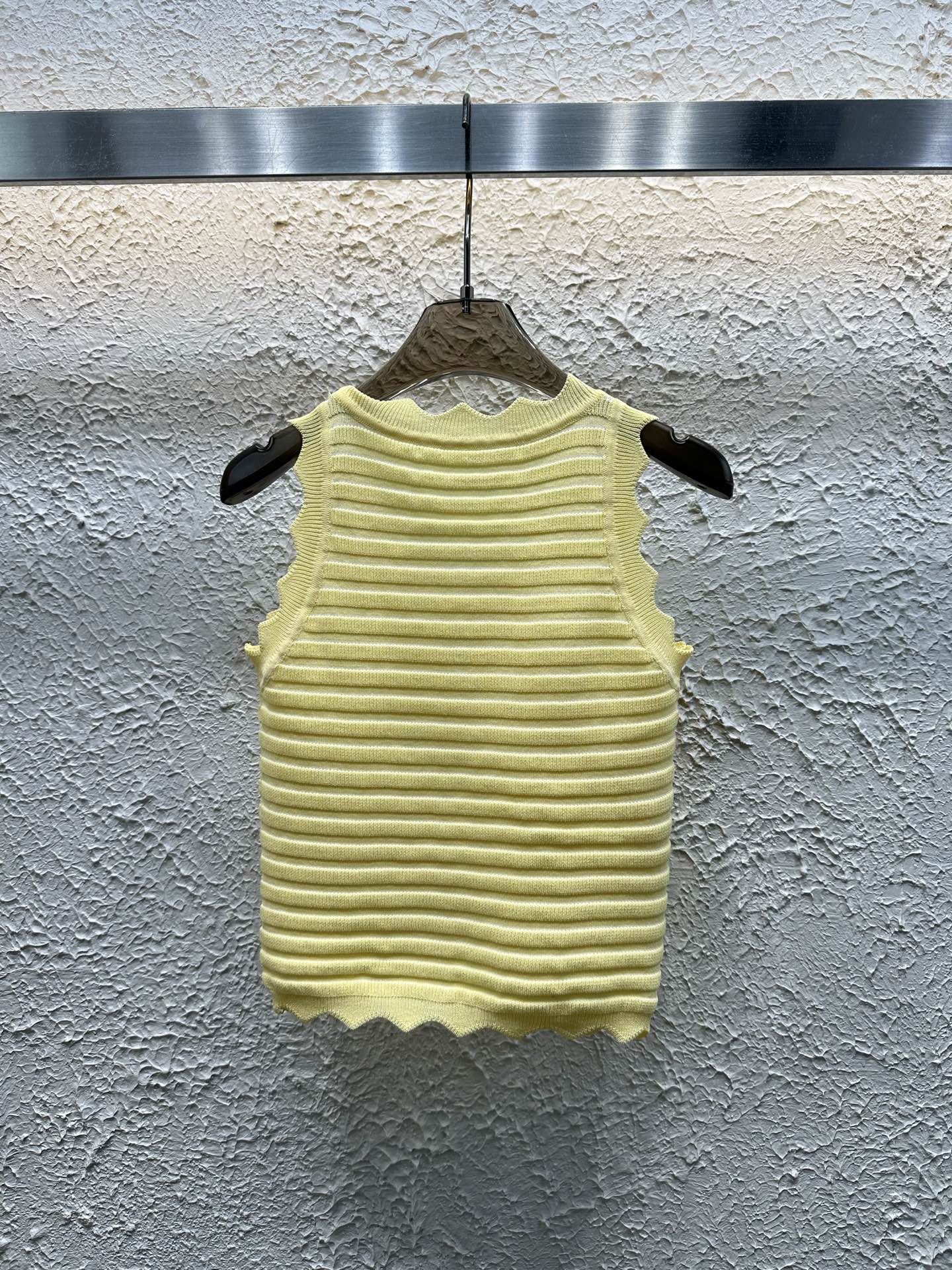 Candy-colored striped round neck knitted vest