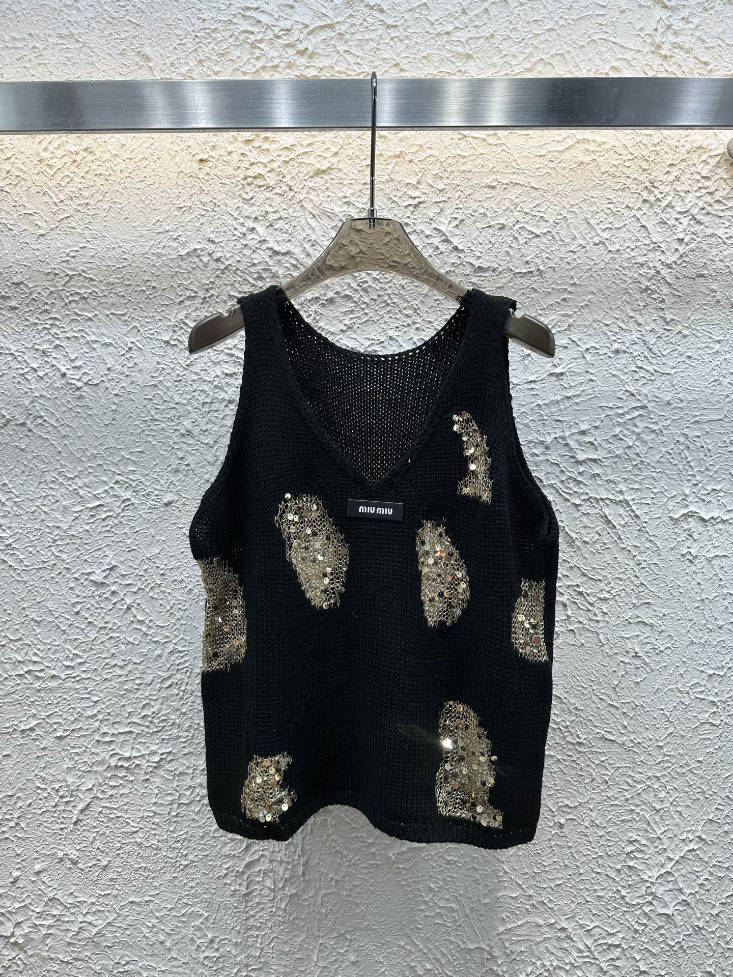 Candy-colored striped round neck knitted vest