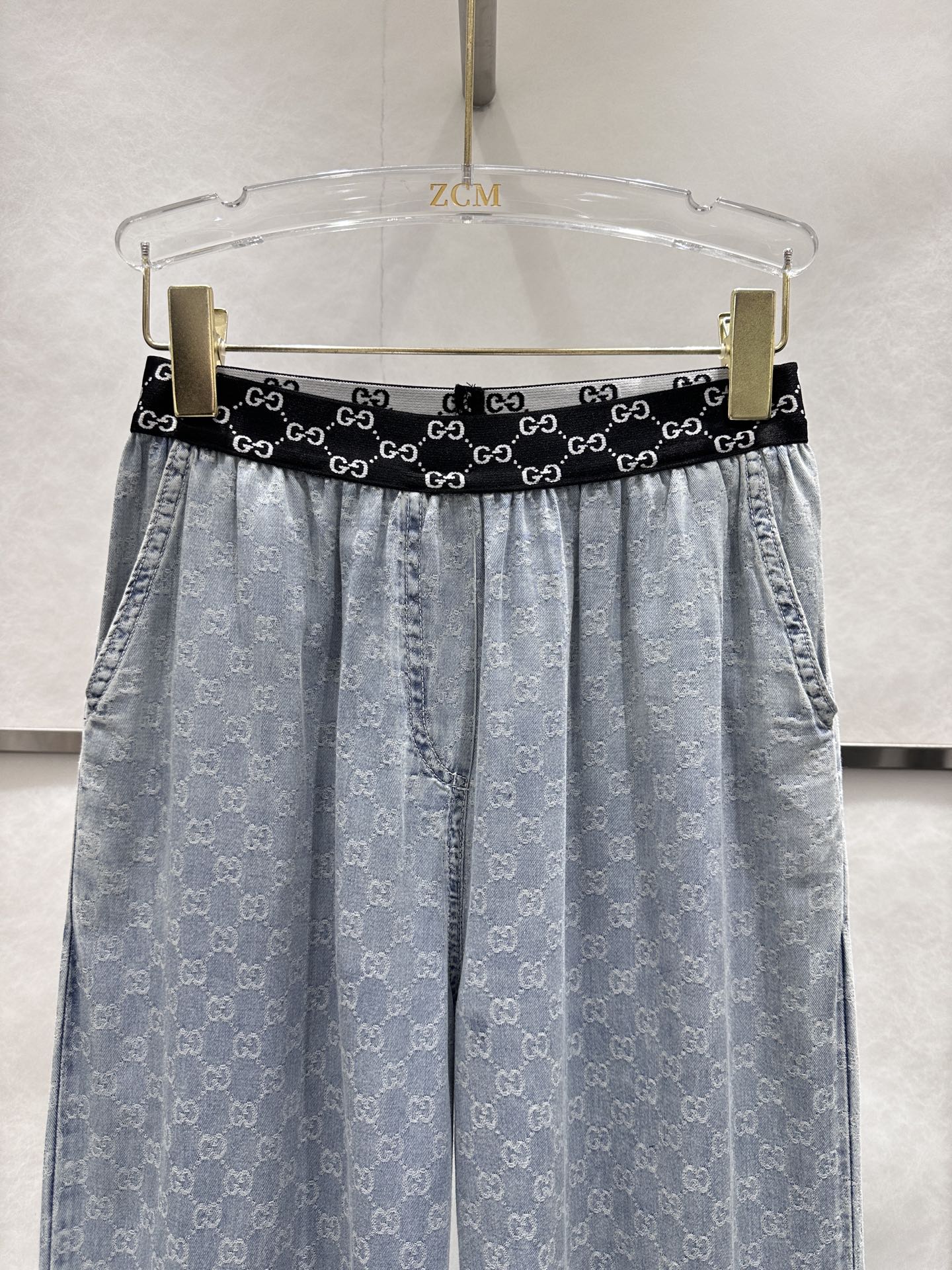 Washed blue elastic jacquard jeans