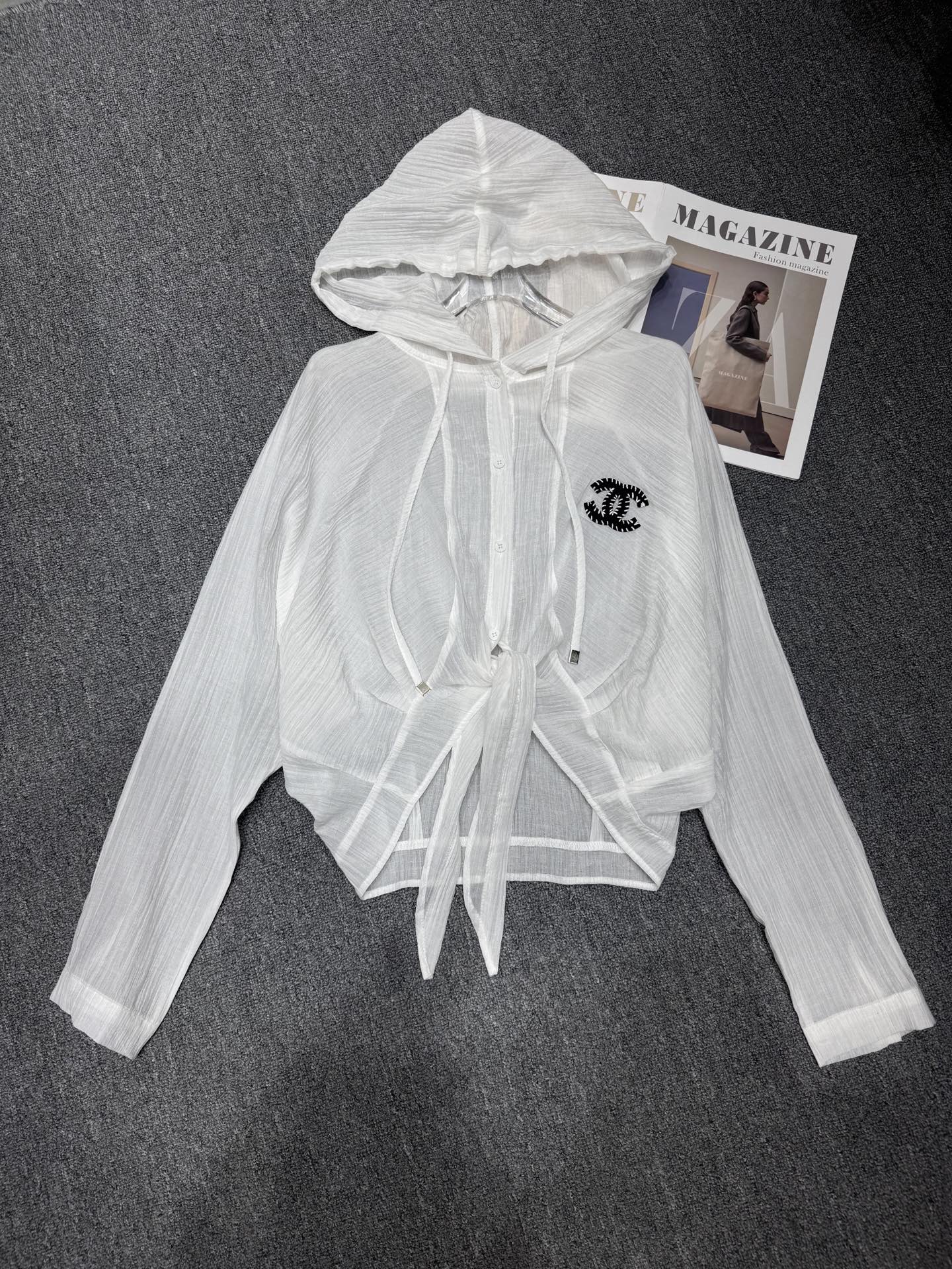 New thin hooded black and white sunscreen clothing