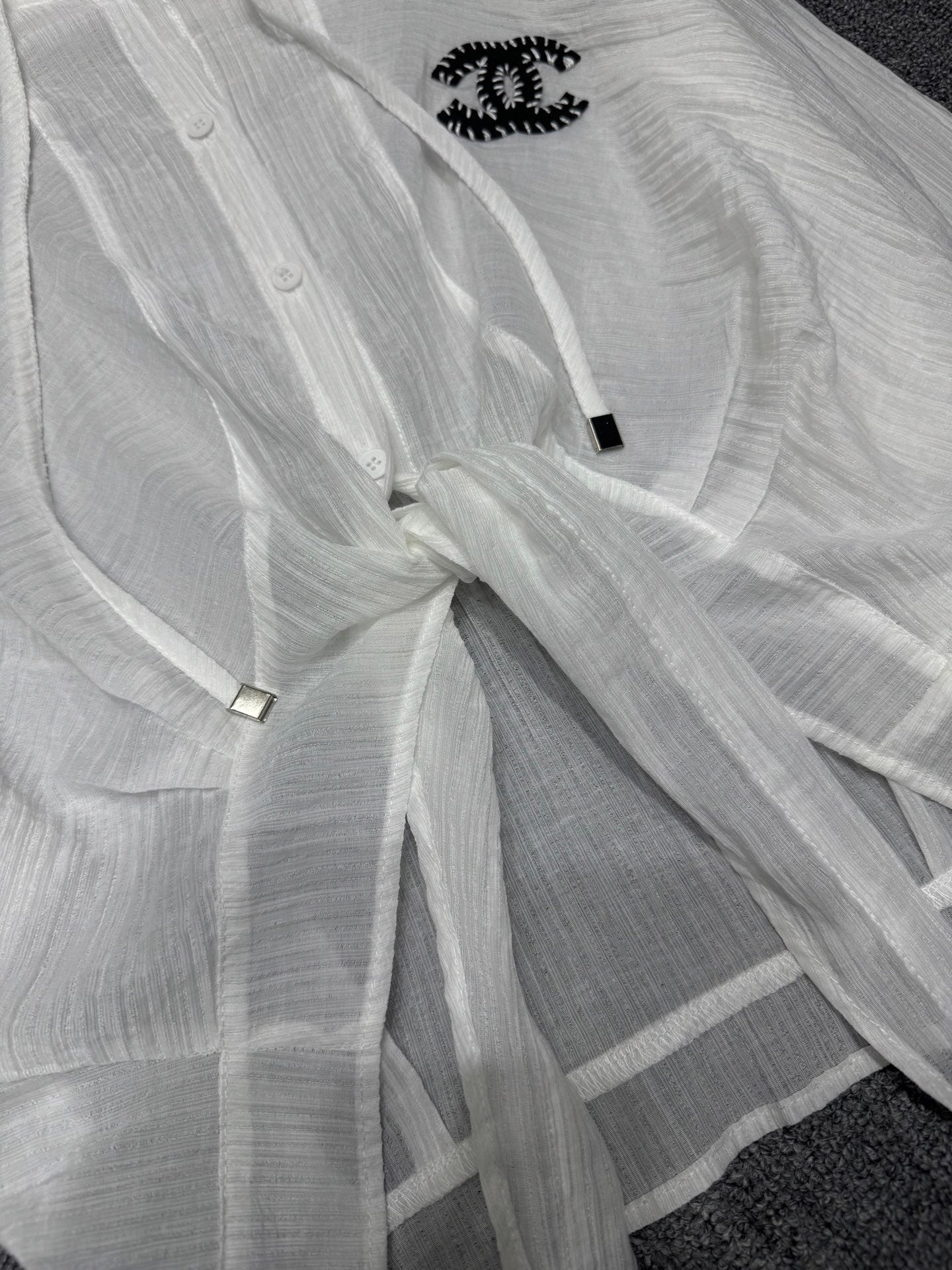 New thin hooded black and white sunscreen clothing