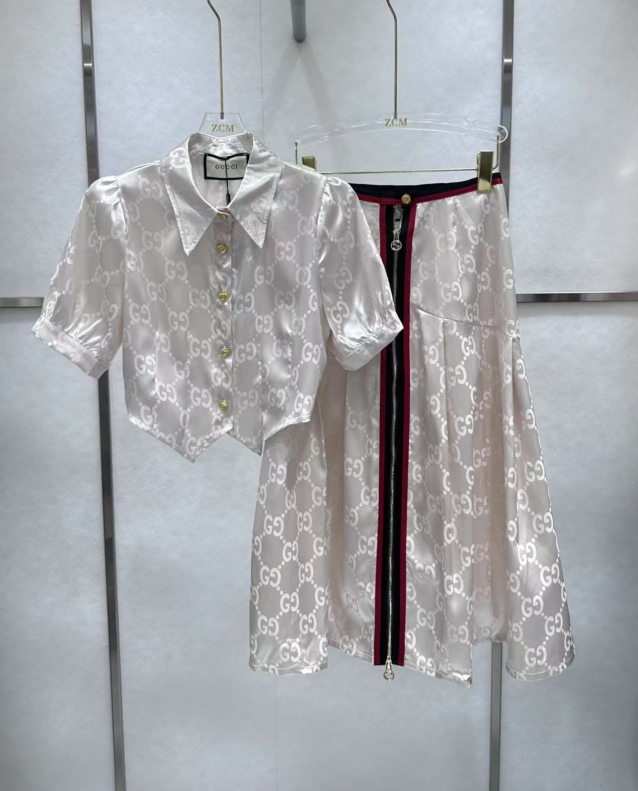 New lapel jacquard letter skirt suit