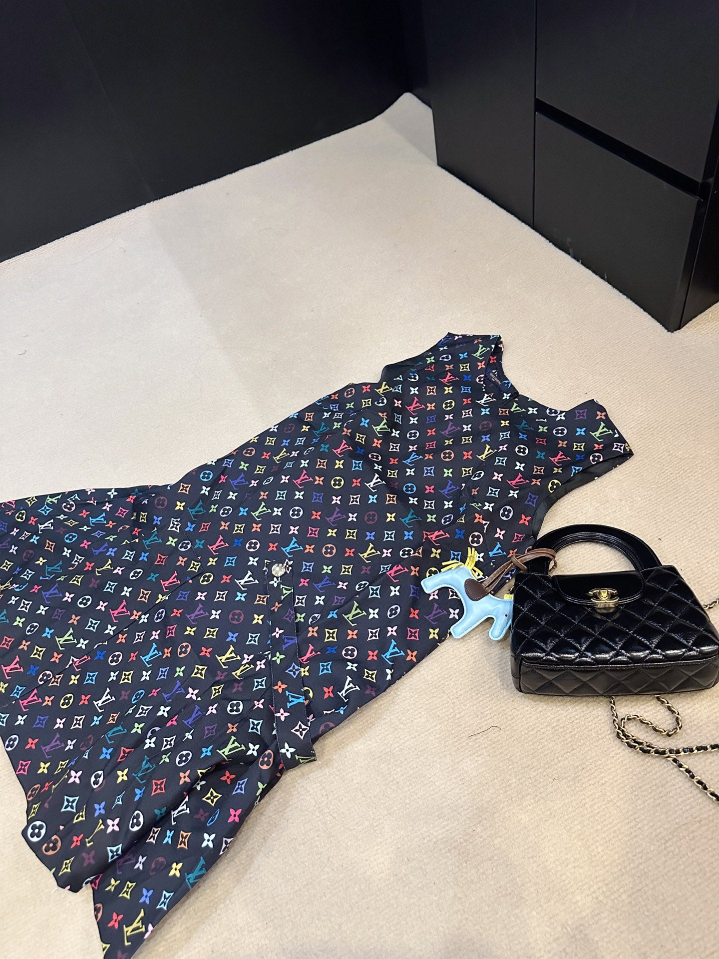 Presbyopic printed sleeveless dress