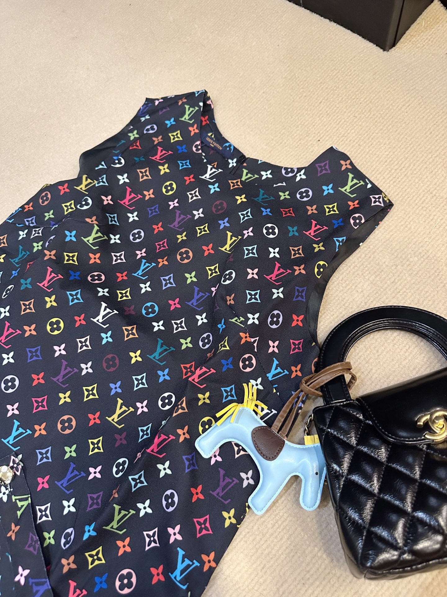 Presbyopic printed sleeveless dress