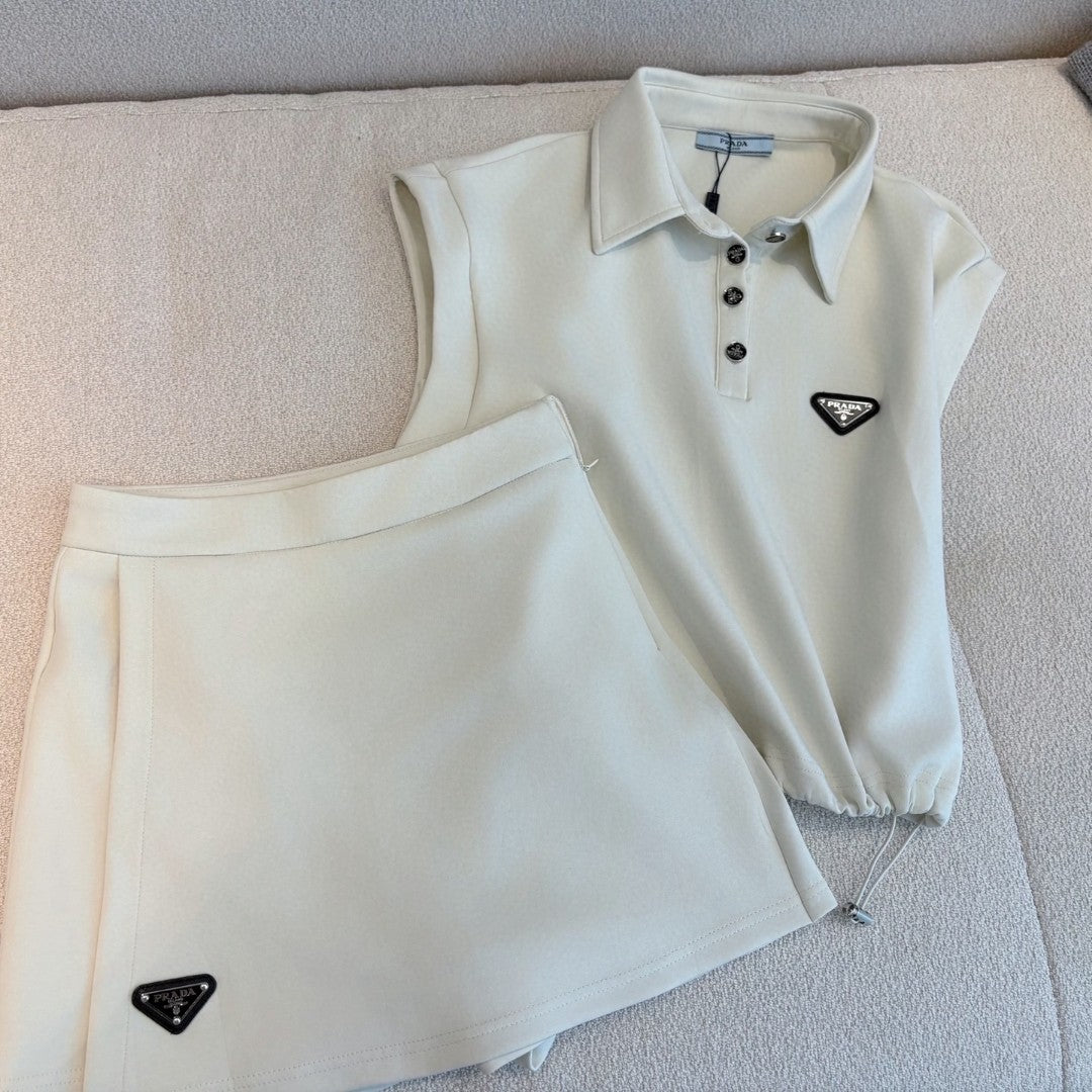 New sleeveless lapel top and skirt leisure sports suit