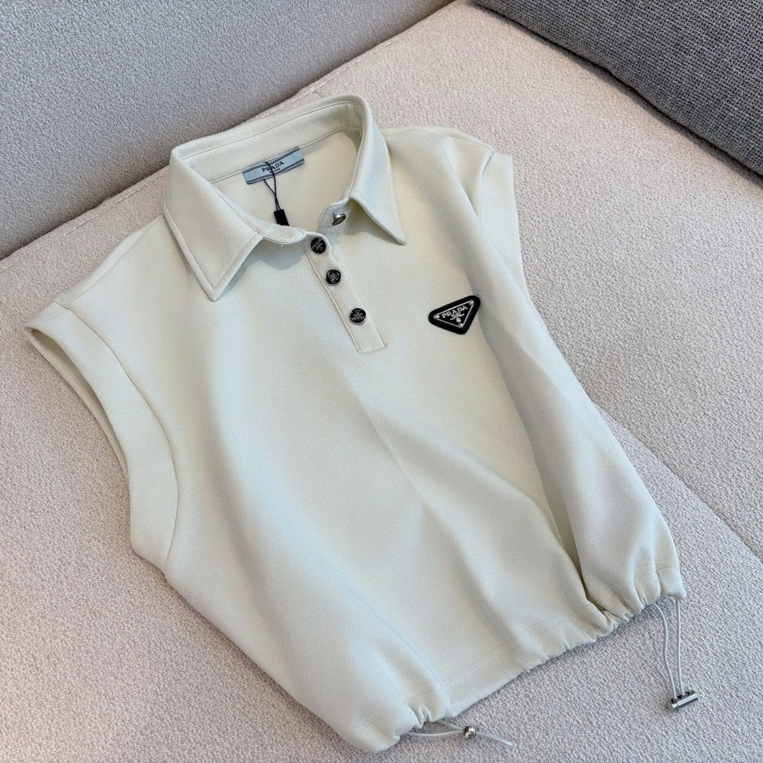 New sleeveless lapel top and skirt leisure sports suit