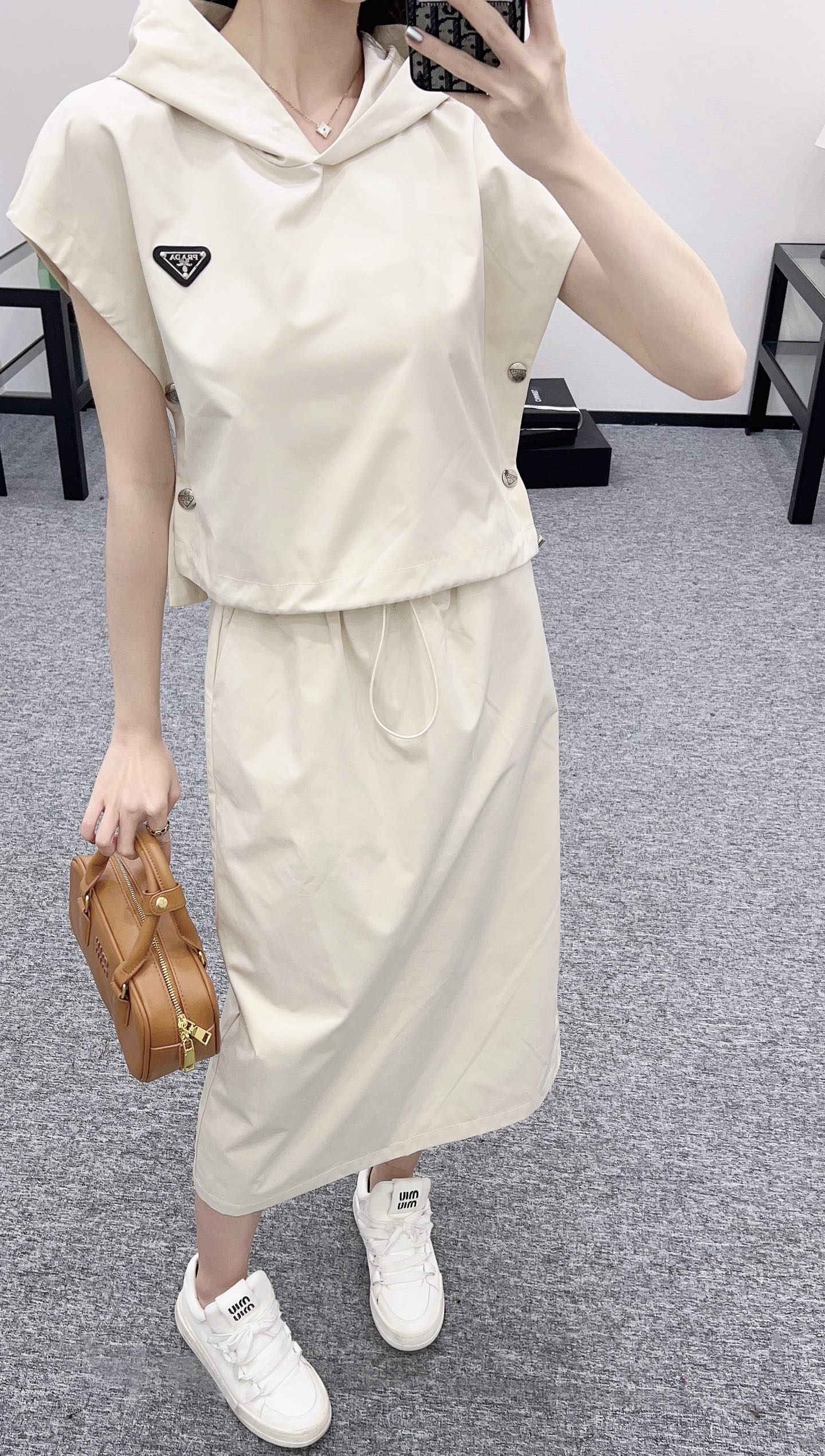 Hooded casual sports suit