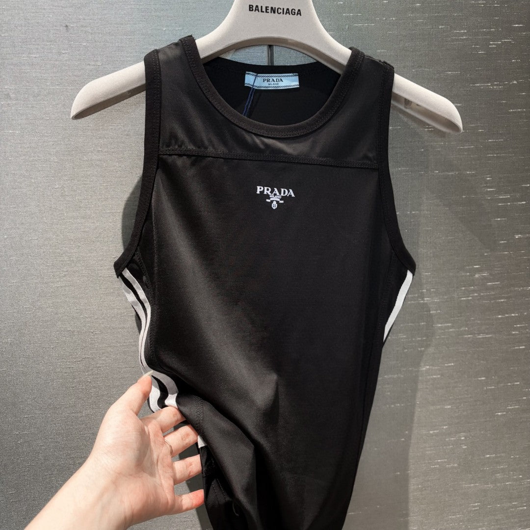 Simple round neck casual sports vest