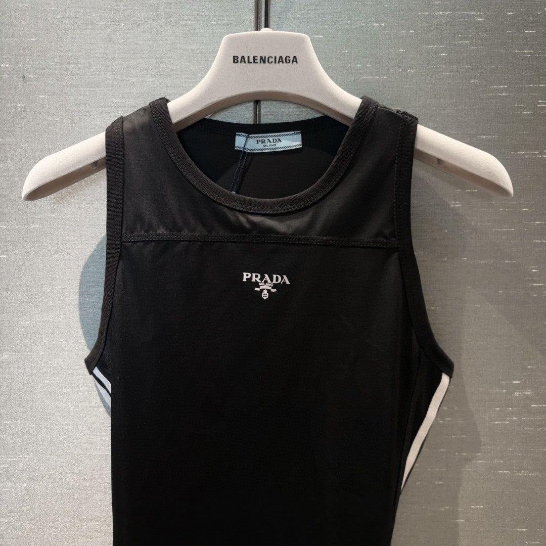 Simple round neck casual sports vest