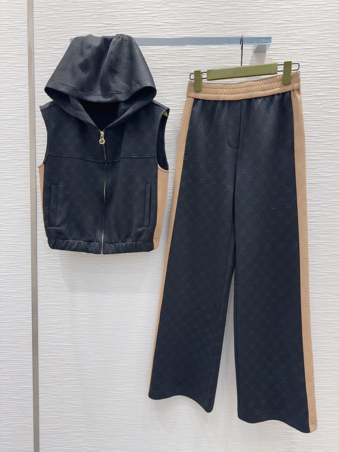 Sleeveless Hooded Colorblock Trousers Set