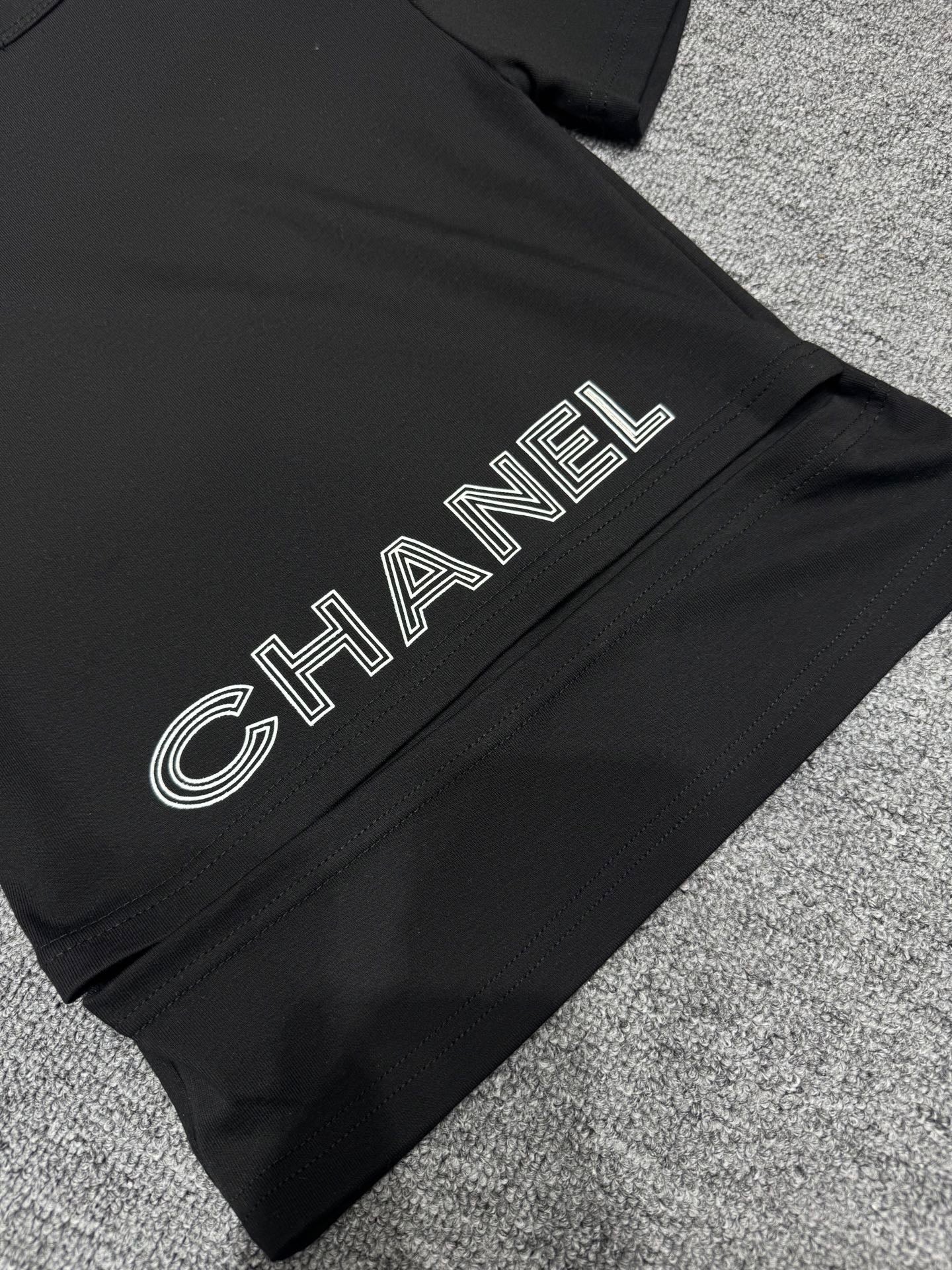 Simple personality waist-baring short sleeves