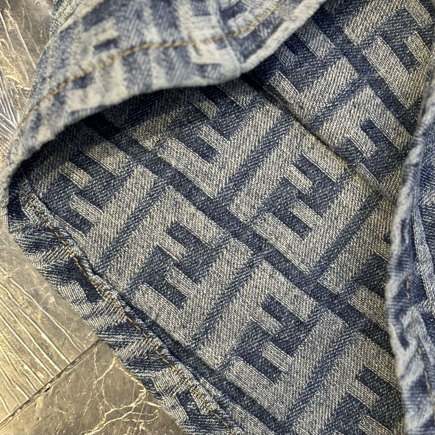 Two-tone printed denim shorts