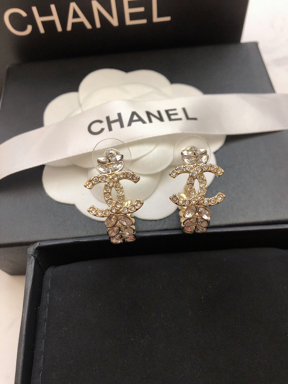 Double C heavy luxury earrings