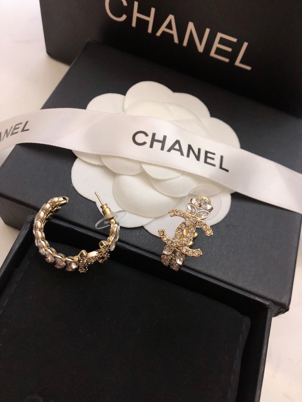 Double C heavy luxury earrings