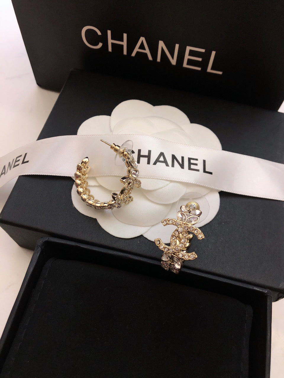 Double C heavy luxury earrings