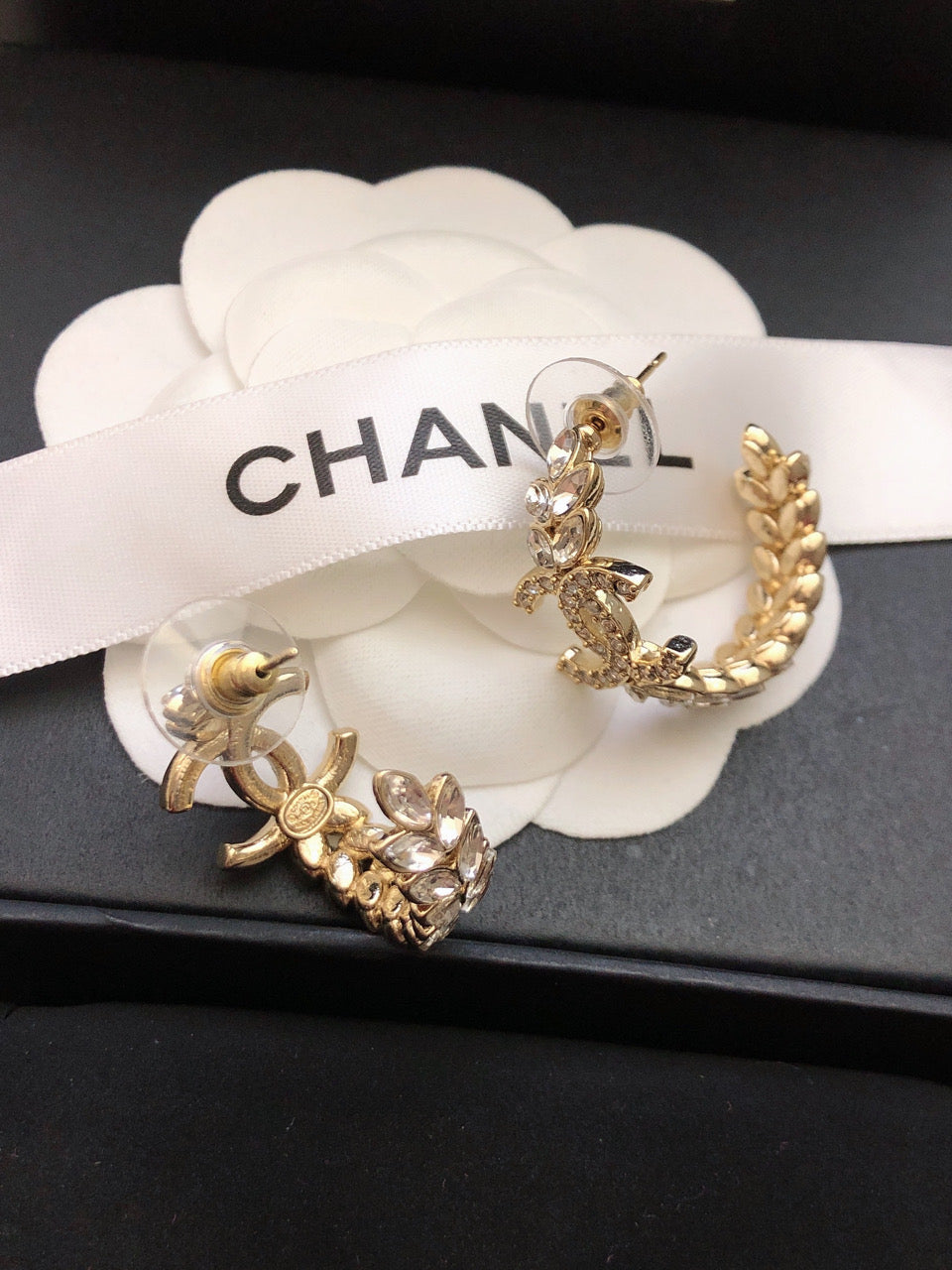 Double C heavy luxury earrings