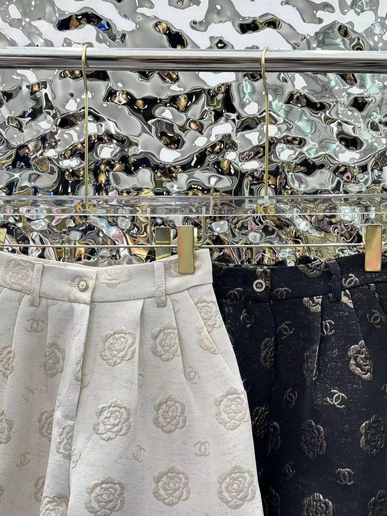 Classic Gold Thread Printed Shorts