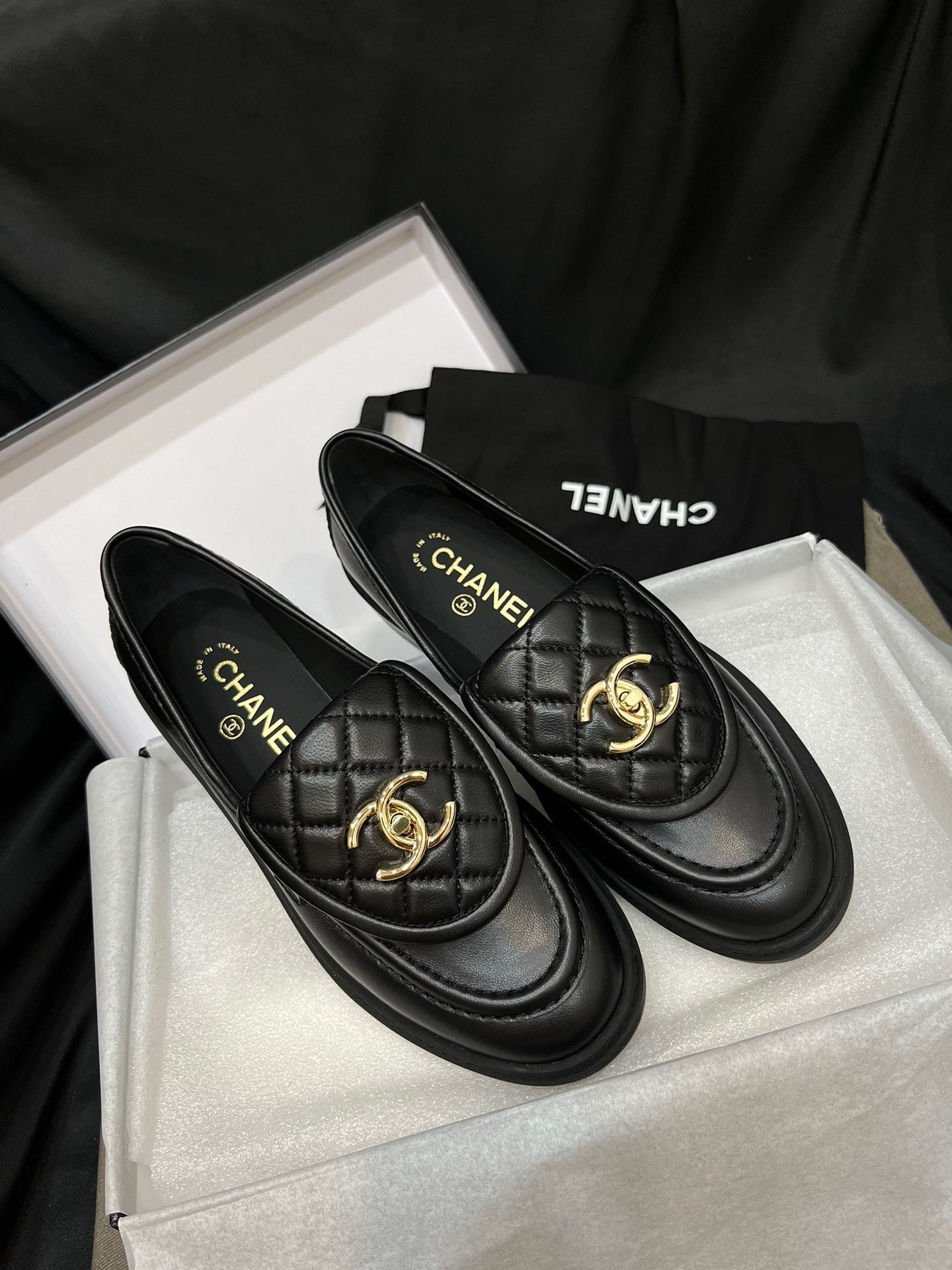 Mocasines retro con solapa