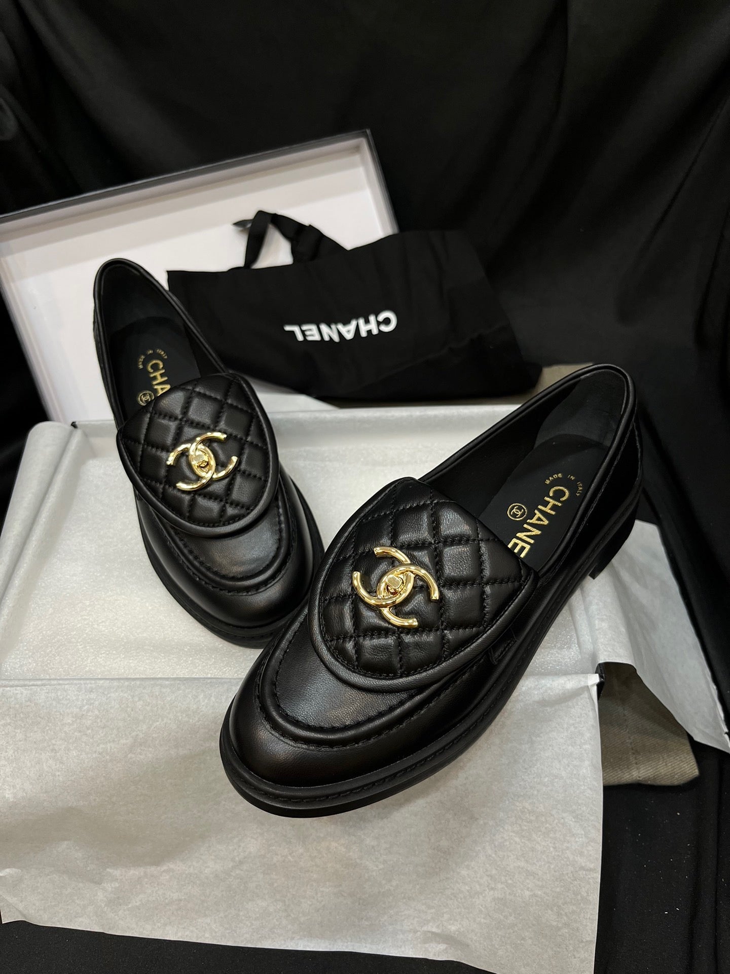 Mocasines retro con solapa