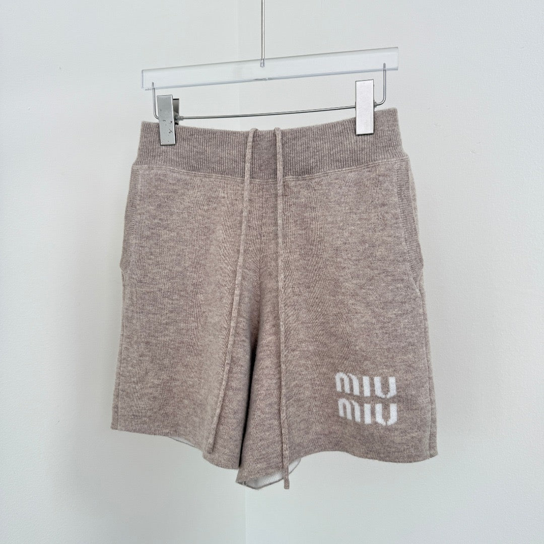 pantalones cortos de punto