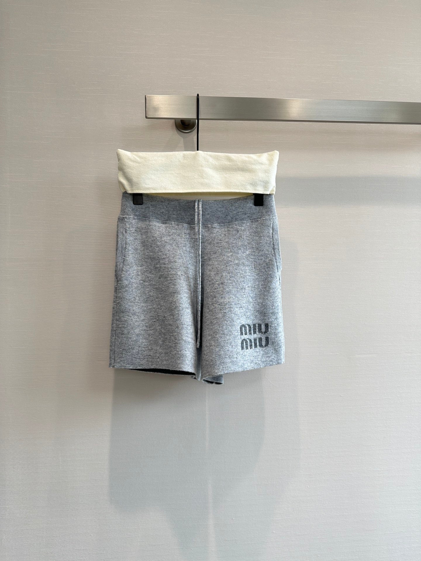 pantalones cortos de punto