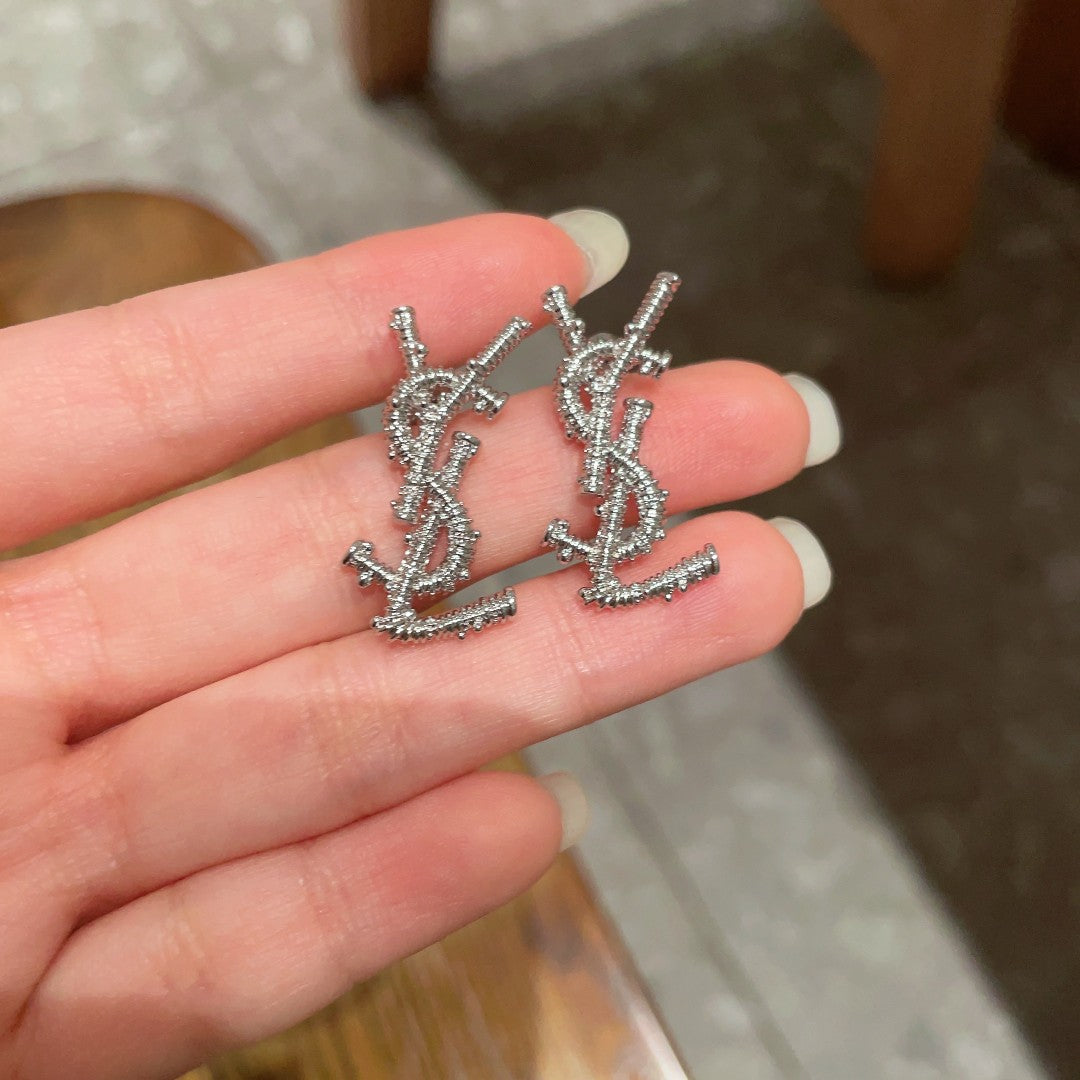Pendientes de plata de moda de Y