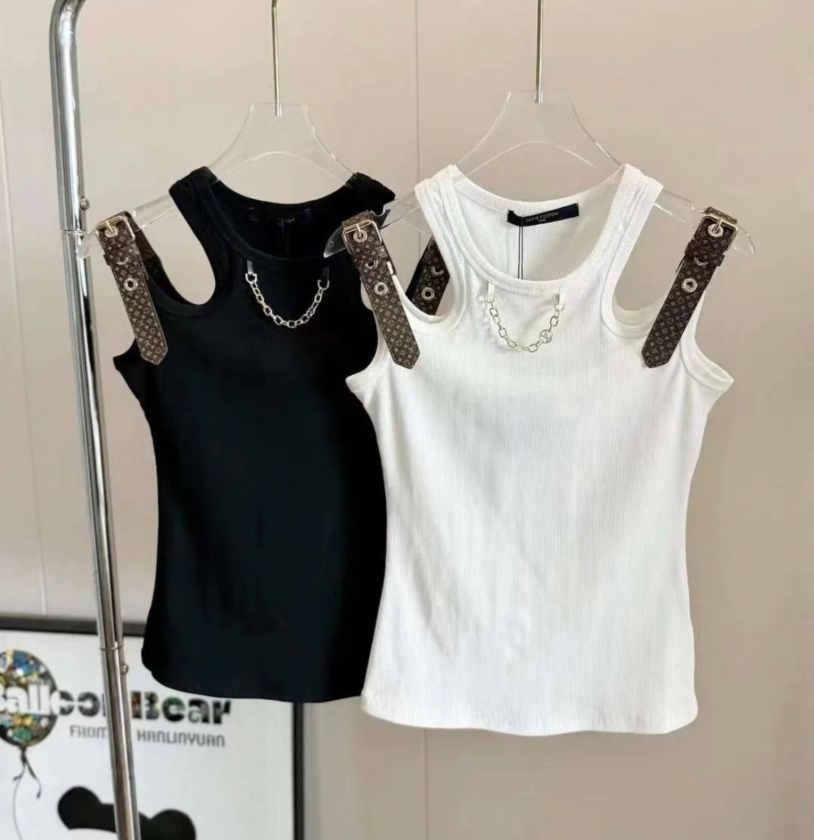 Belt buckle design elastic vest