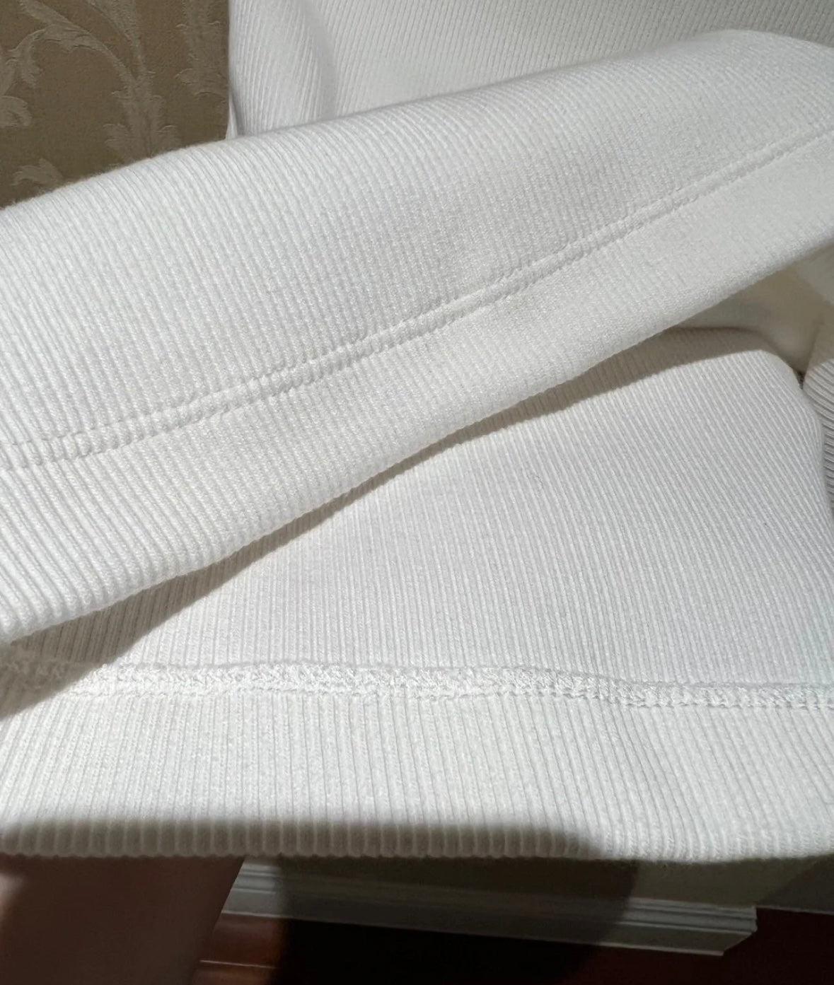 Belt buckle design elastic vest