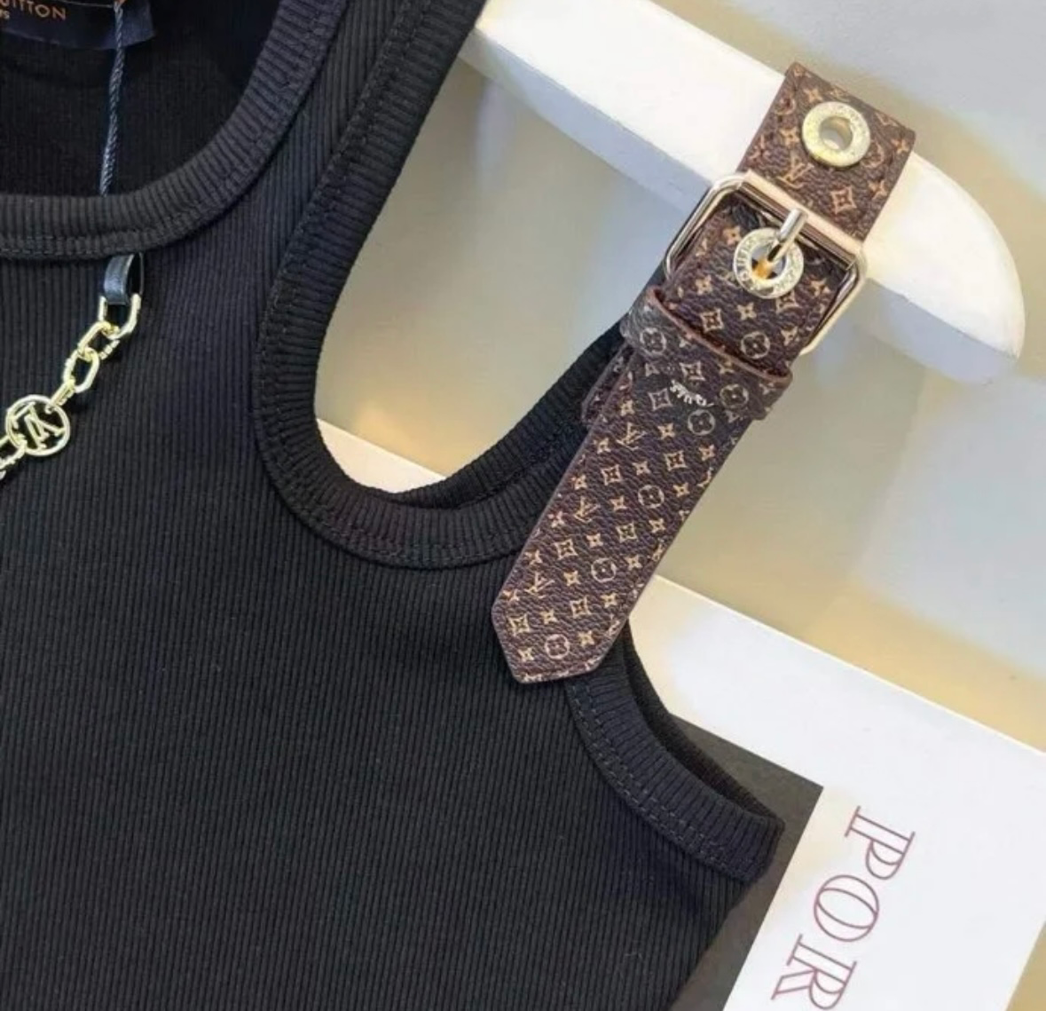 Belt buckle design elastic vest