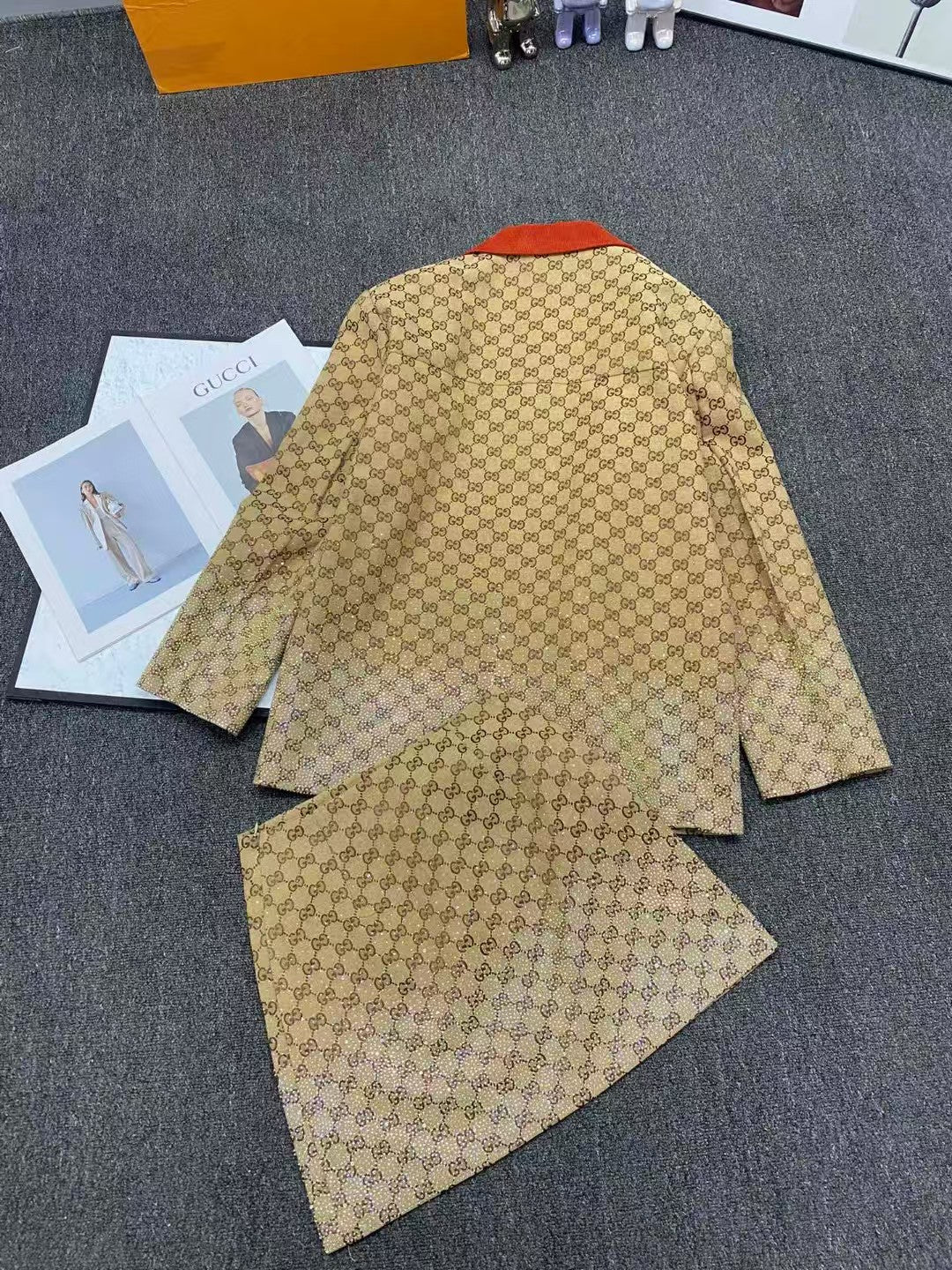 Hot rhinestone printed suit jacket and short skirt suit