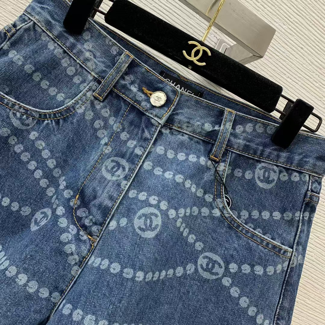Pearl chain printed denim shorts