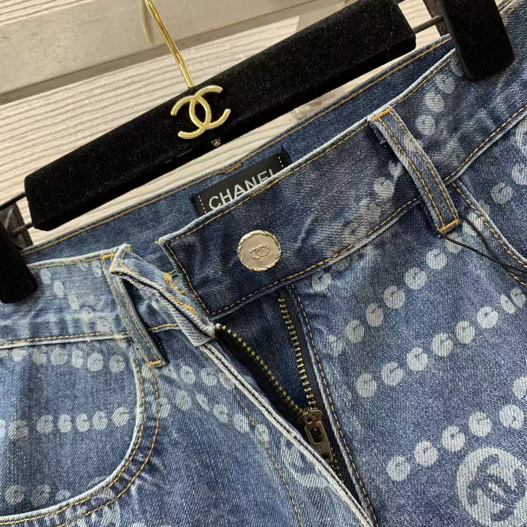 Pearl chain printed denim shorts
