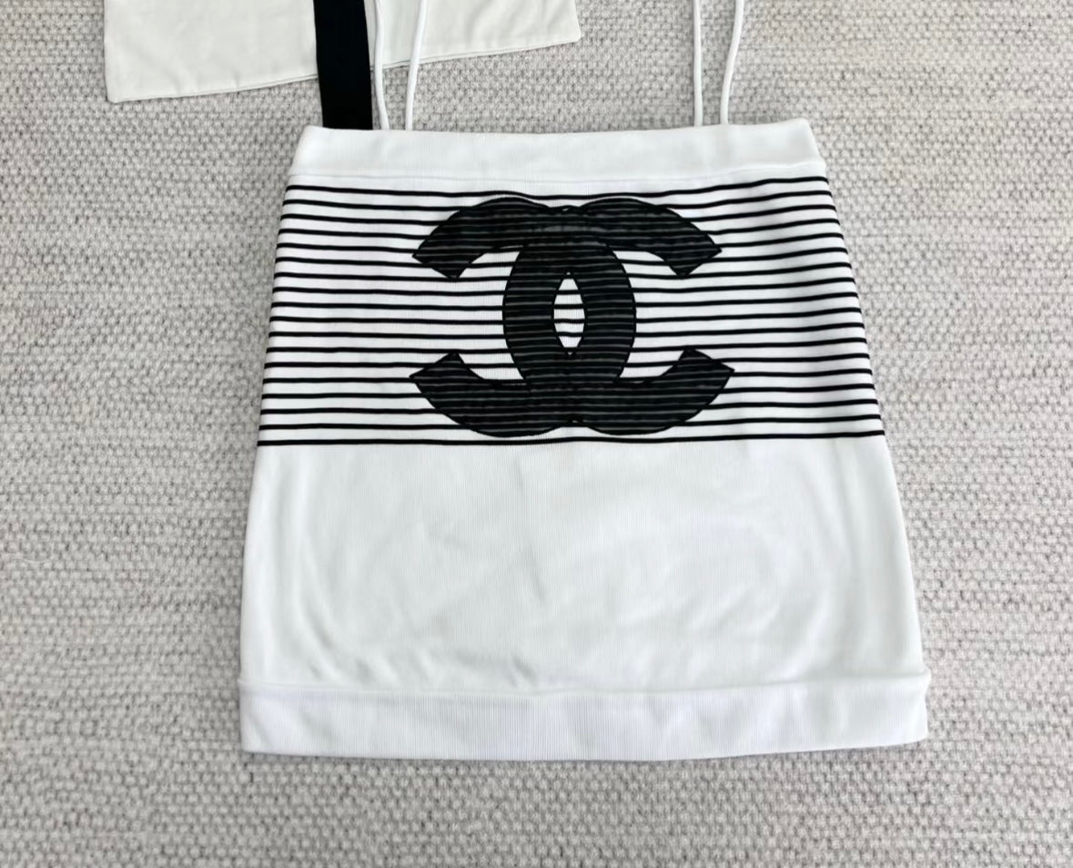 Black-and-white matching striped shoulder strap camisole