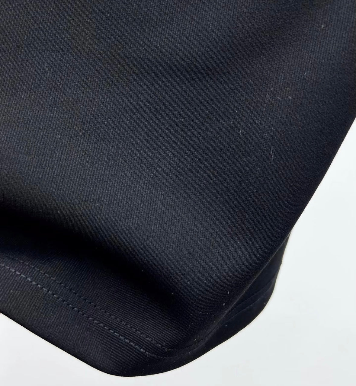 U-neck black and white color matching sling carrying