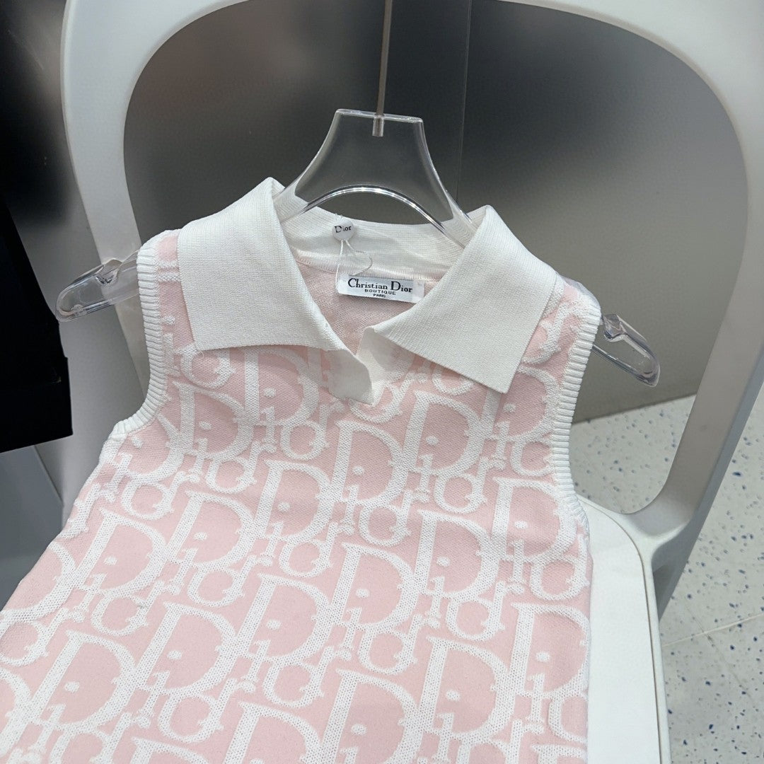 Lead the trend with the best-selling pink cropped vest