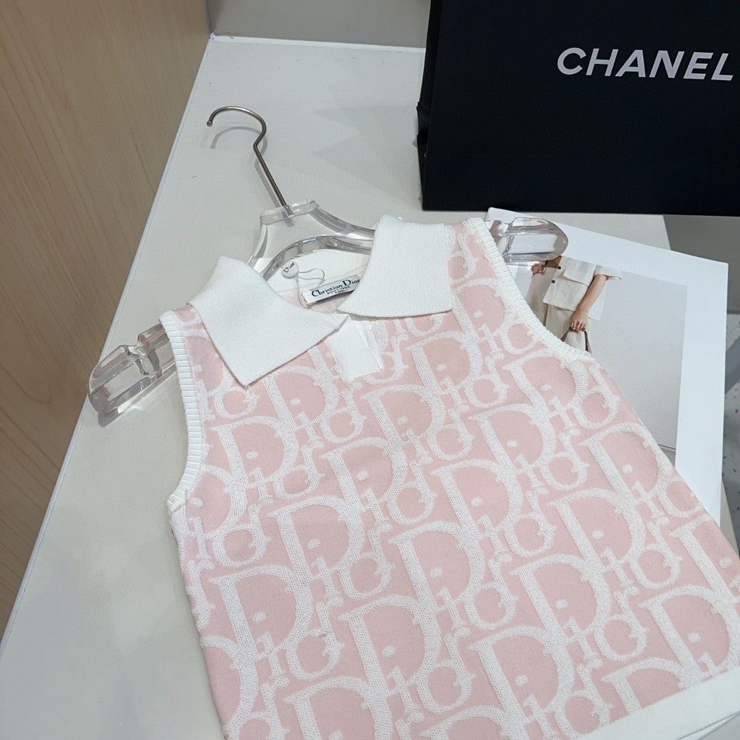 Lead the trend with the best-selling pink cropped vest