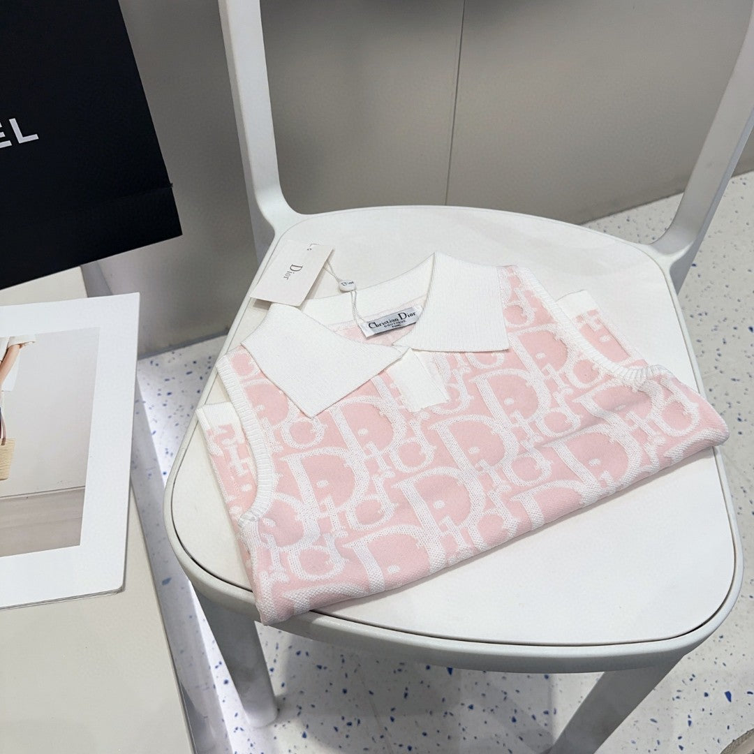 Lead the trend with the best-selling pink cropped vest