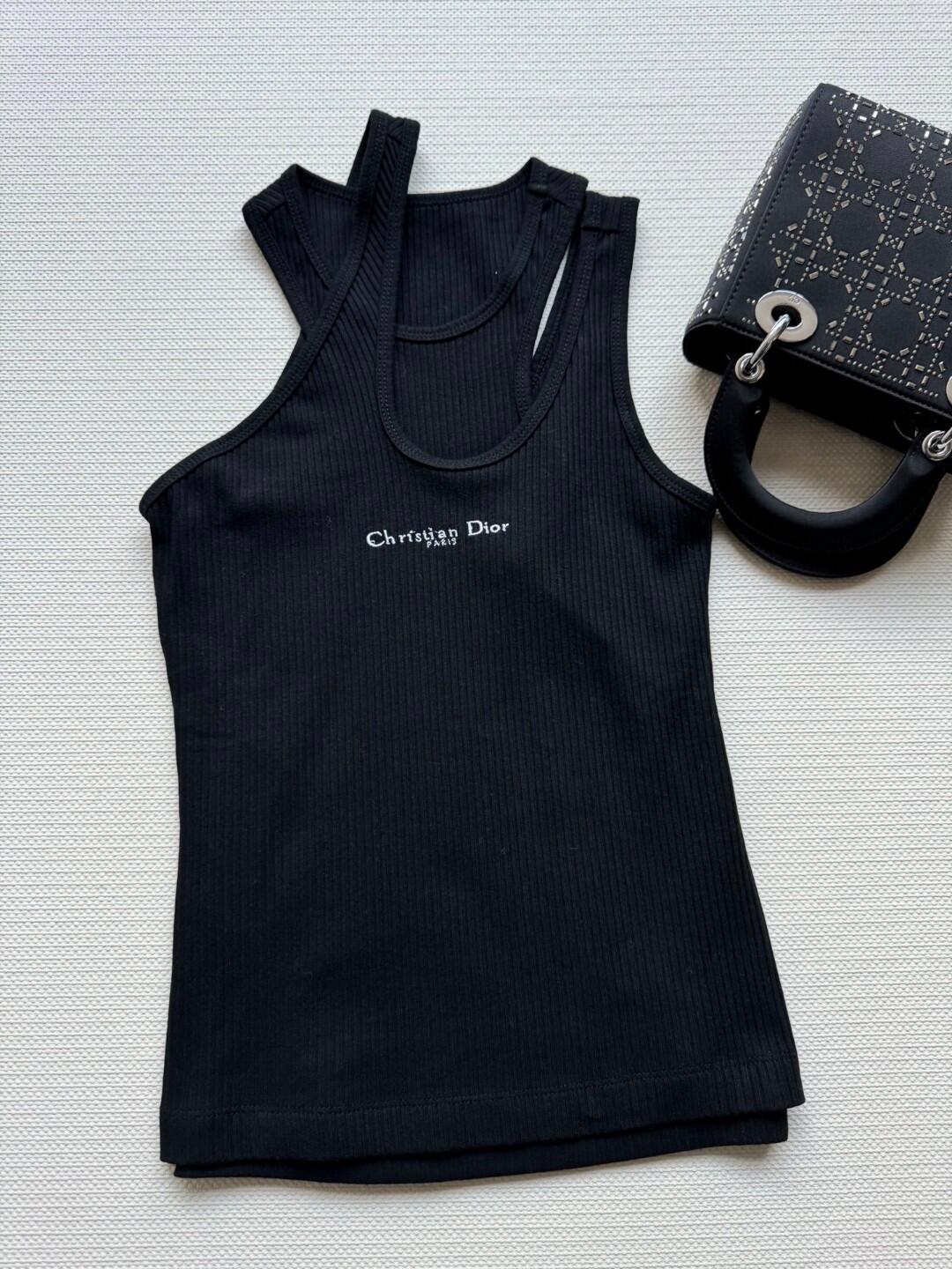 New asymmetric vest with crossed personality