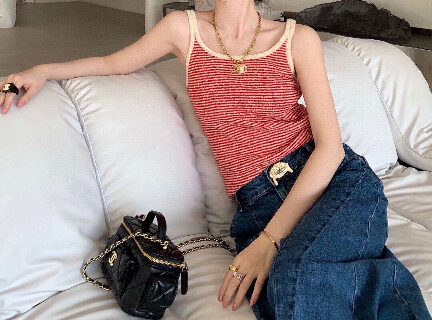 Two-color striped round neck suspender vest