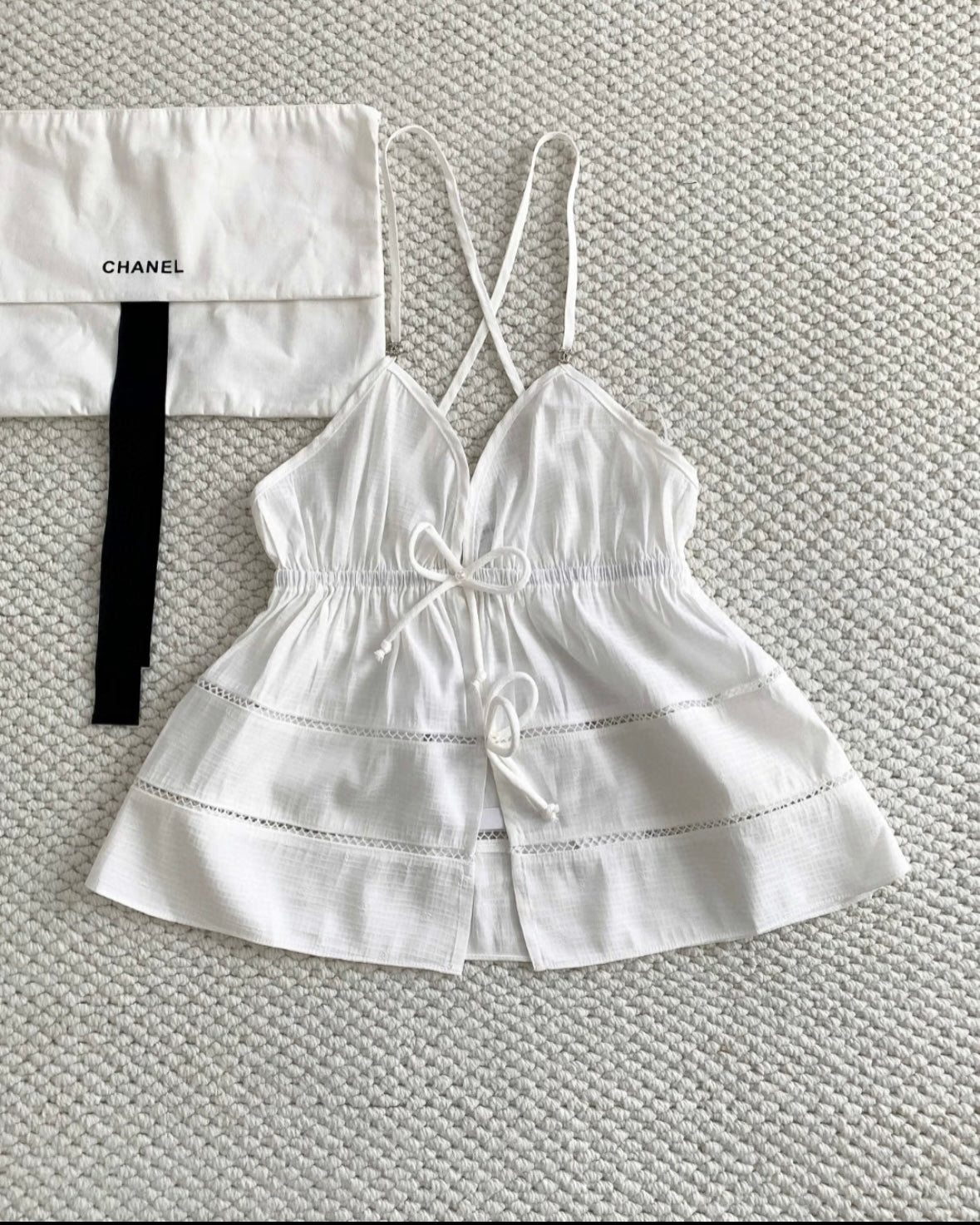 New holiday style bow cross sling