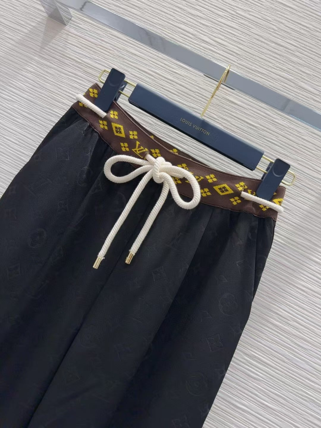 New dark elastic lace-up casual trousers