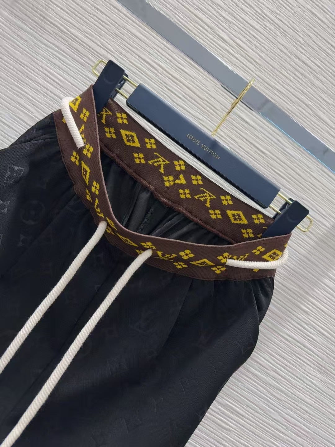 New dark elastic lace-up casual trousers