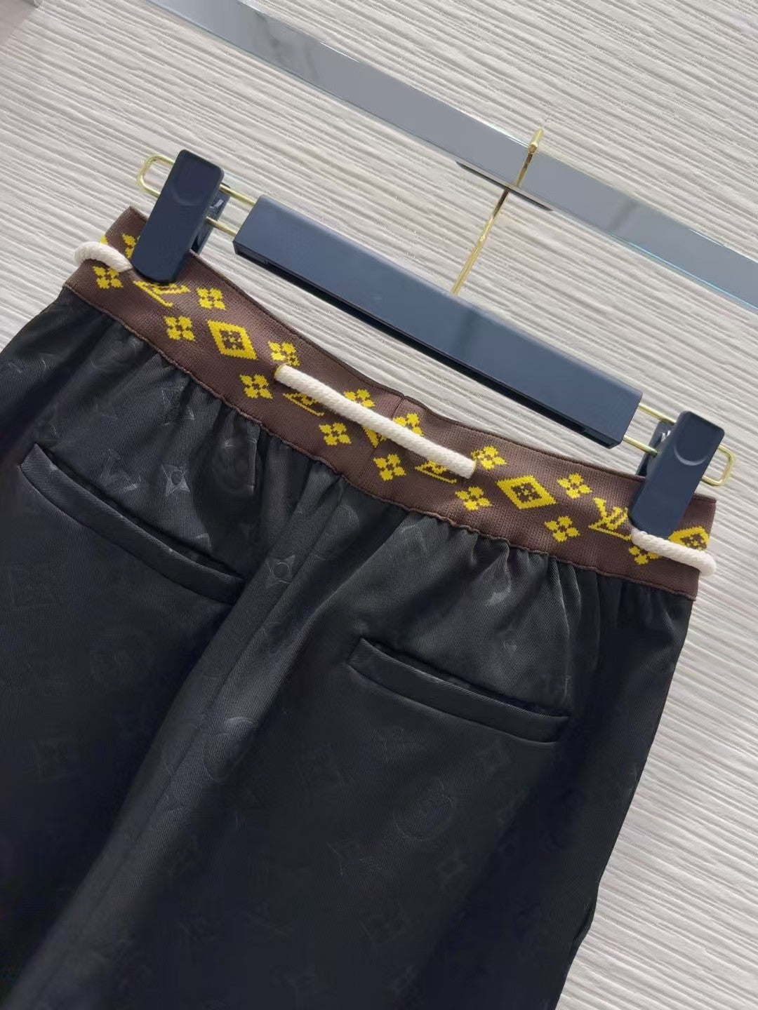 New dark elastic lace-up casual trousers