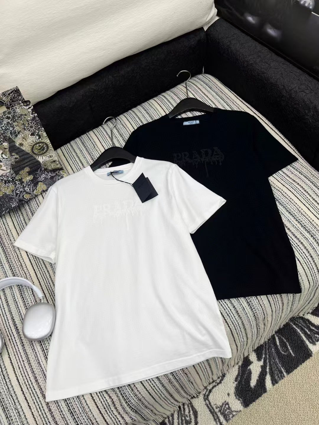 New black and white embroidered logo short sleeves
