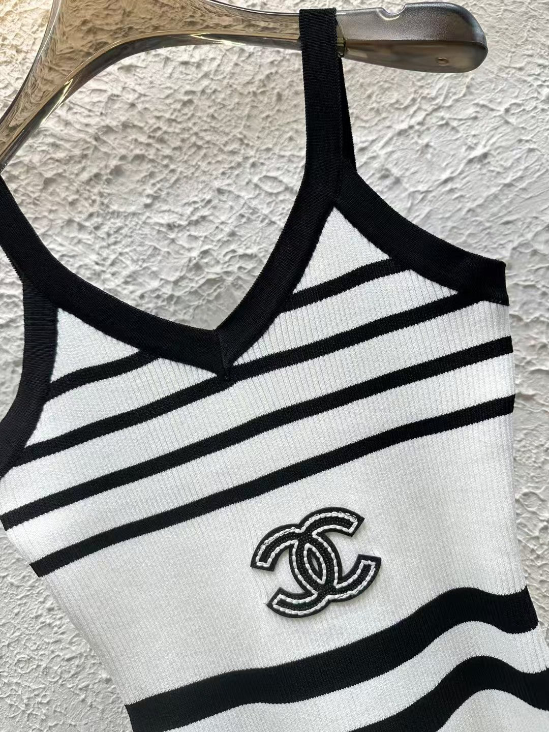 The sexiest strappy vest is a must-have for hot girls