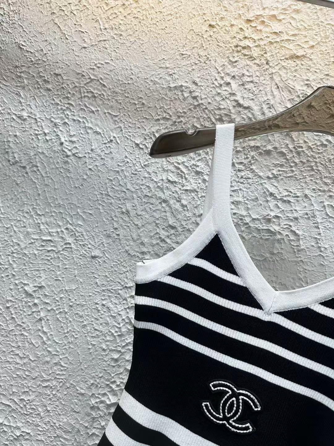 The sexiest strappy vest is a must-have for hot girls