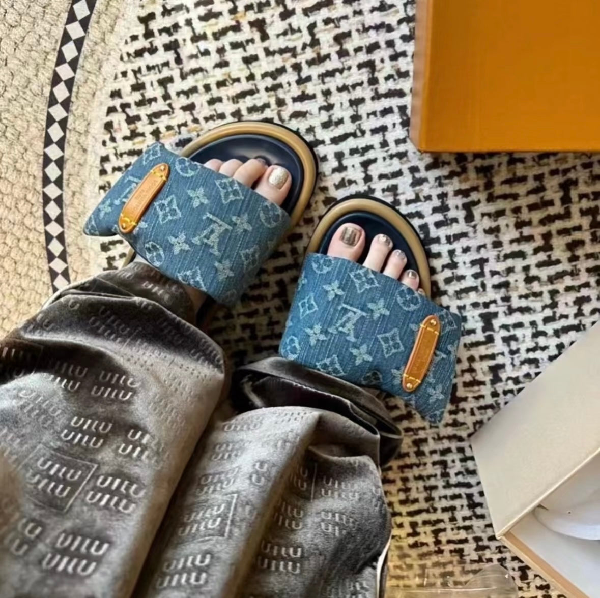 New multi-color Velcro slippers